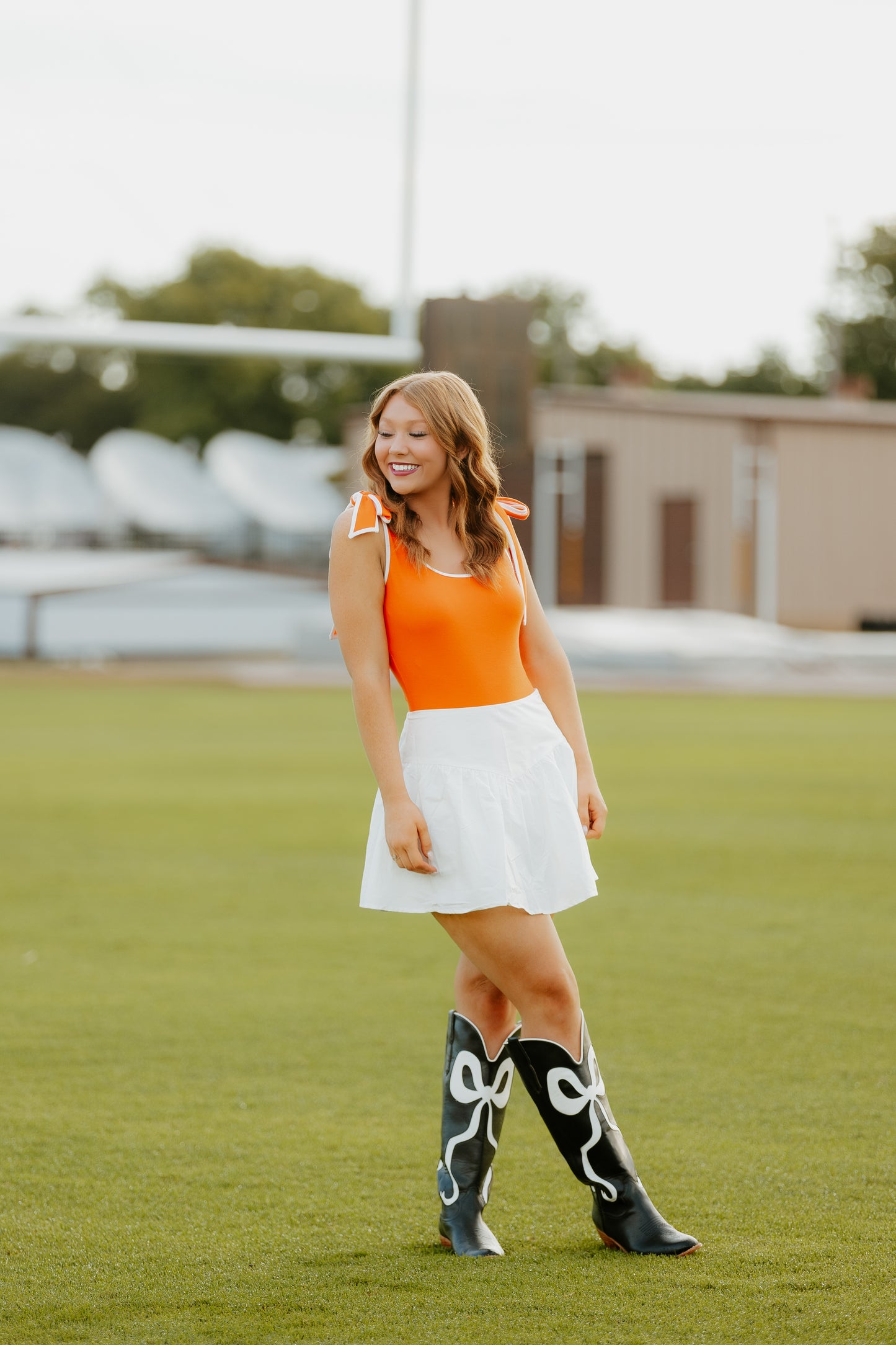 Lizzy bow Tank