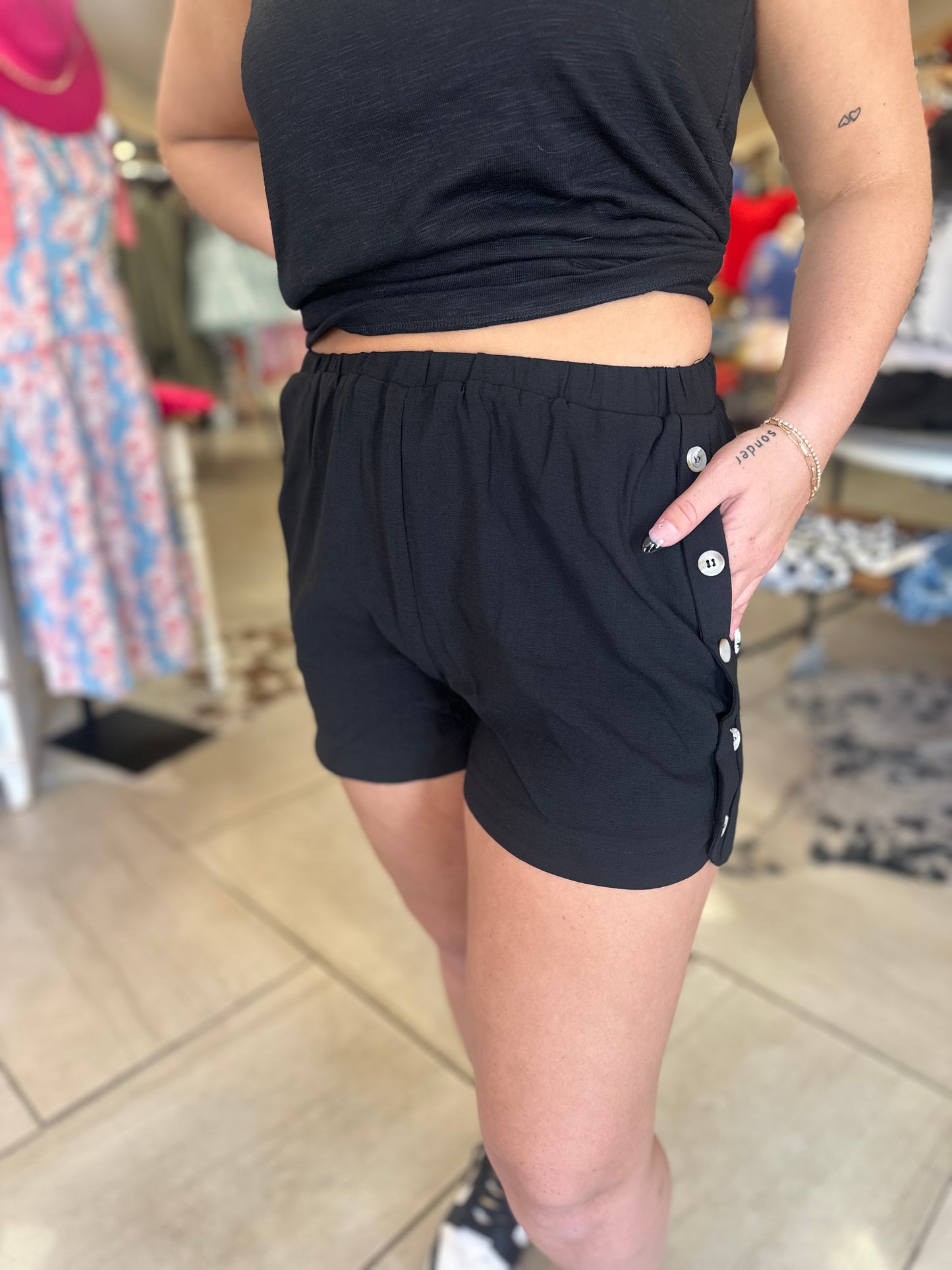 Finley Shorts (2 colors)