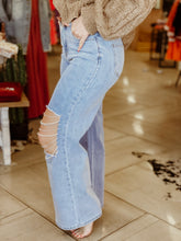 Load image into Gallery viewer, Sloane Rhinestone Peral Jeans
