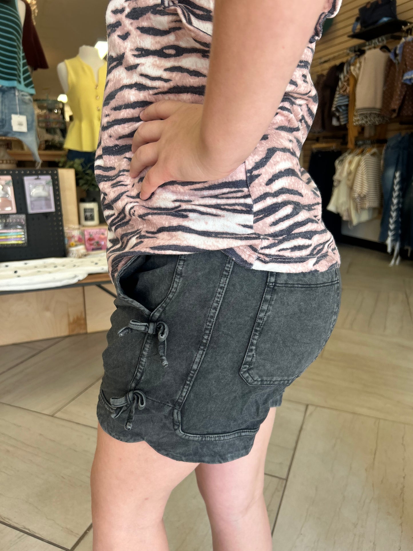 Bowtiful Moment Shorts