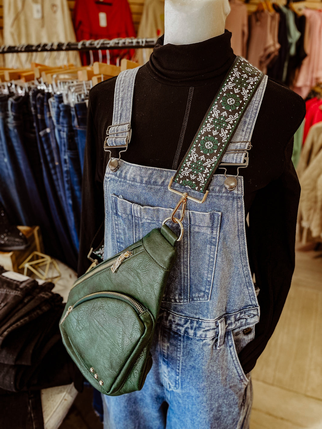 Austin sling bag