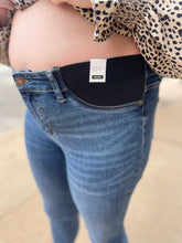 Load image into Gallery viewer, Callie Maternity Jeans
